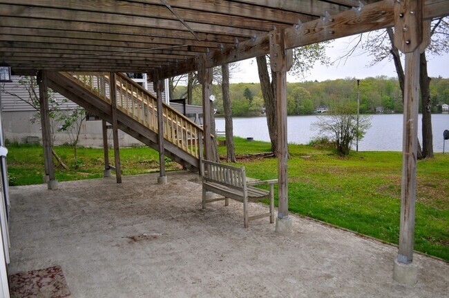 Building Photo - 169 Lakeshore Dr