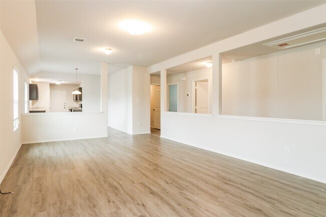 Building Photo - 3800 Avalon Ln