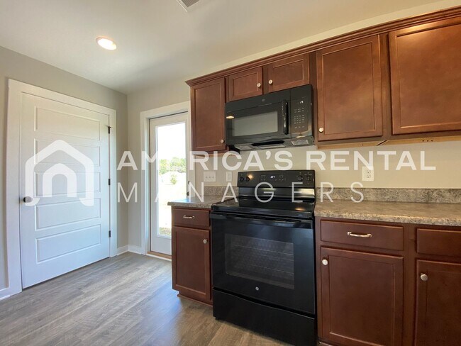 Foto del edificio - Home for Rent in Talladega, AL!!! AVAILABLE NOW!!!