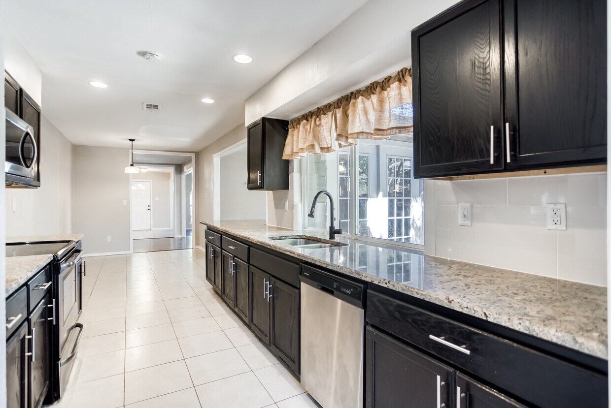 Foto principal - 5605 Twitty St