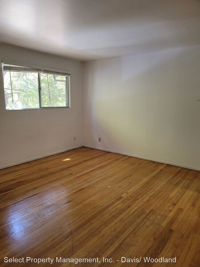 Building Photo - 2 br, 1.5 bath House - 2184 Bella Casa St