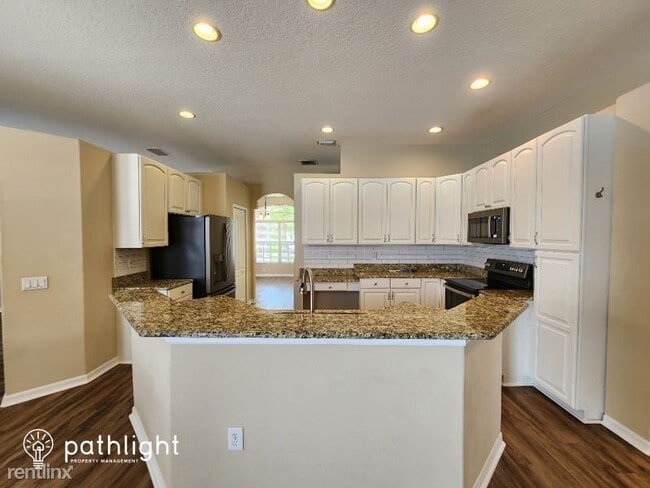 Building Photo - 4 br, 3 bath House - 25221 Conestoga Drive...