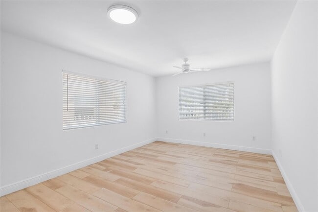 Photo - 343 Van Buren St Apartment