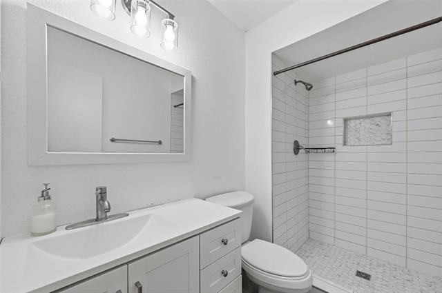 Foto del edificio - 1421 Bosque Dr