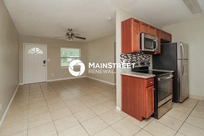 Building Photo - 3 Bedroom Pet-Friendly Home in Altamonte S...