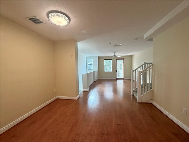 Building Photo - 370 SW 14th Ave