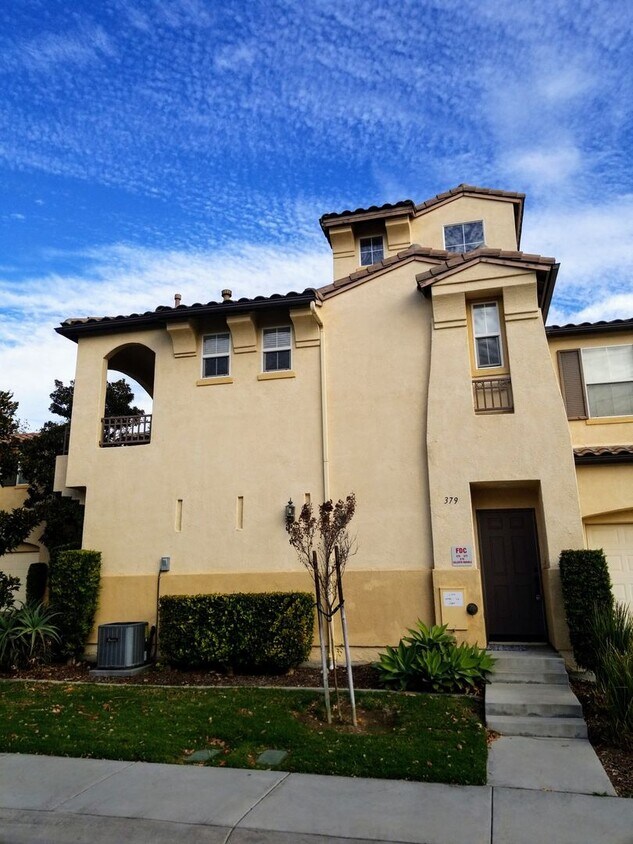 Primary Photo - 1350 sqft 2 Bed plus Den, 2 Bath Chula Vista 2Car Garage, Gated community