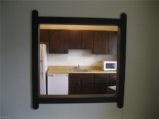 Building Photo - 1707 W 31st Pl