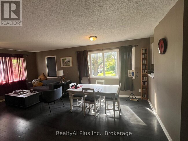 Building Photo - 108 Kildonan Dr