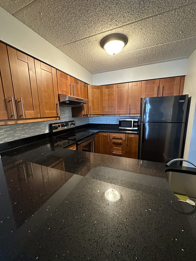 Breakfast Bar - 3320 Louisiana Ave S
