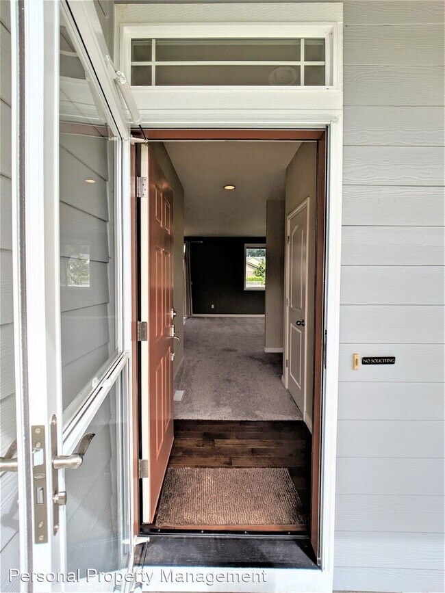 Building Photo - 3 br, 2.5 bath House - 4516 NE 102nd St