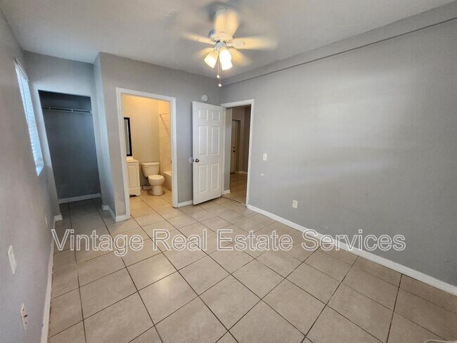 Foto del edificio - 4611 N Hubert Ave