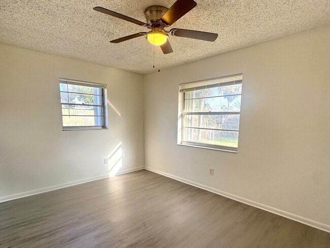 Foto del edificio - 3072 Martin Ave