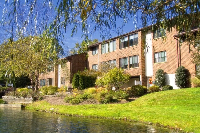 willow lake apts