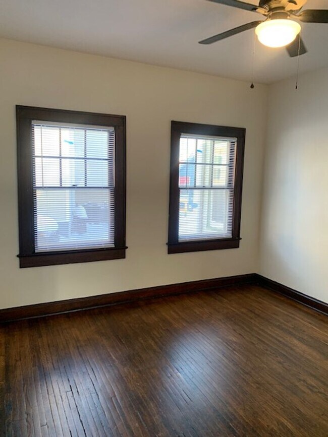 Foto del edificio - Spacious 5-Bedroom, 2-Bath Home with Class...