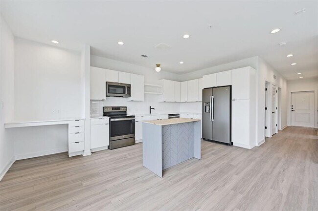Foto del edificio - 100 Mockingbird Ln W