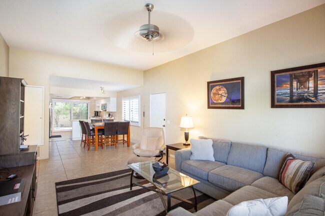 Building Photo - 2348 Los Coyotes Dr