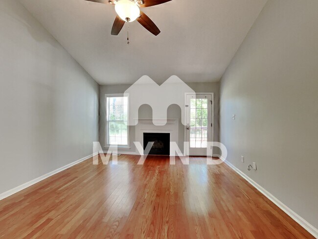 Building Photo - 130 S Woodstone Dr