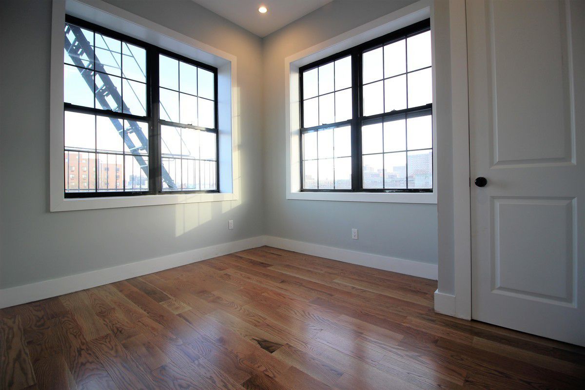 Foto principal - 196 Montrose Ave