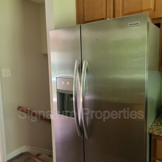 Building Photo - 8414 Chadwell Dr