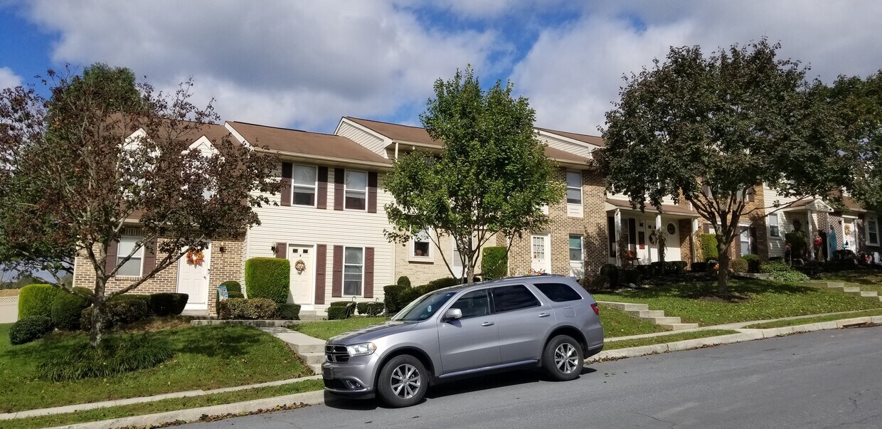 6955 New Oxford Rd, West Hanover Township, PA 17112 Townhome Rentals