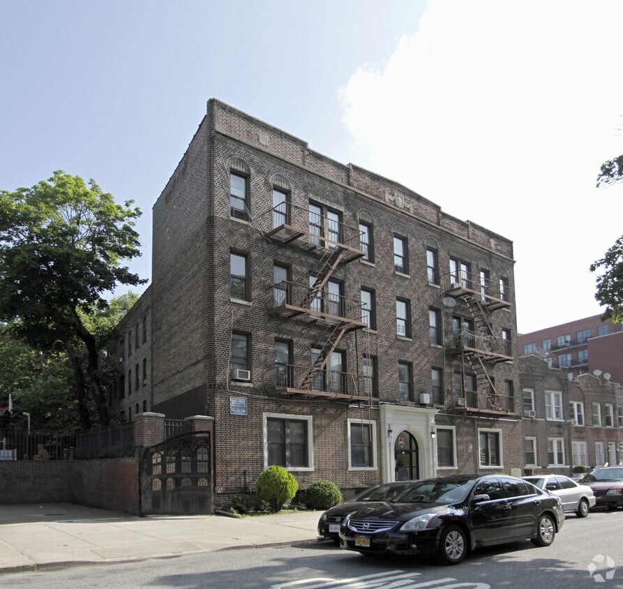Primary Photo - 271 Sullivan Pl