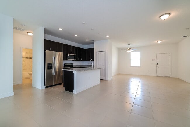 Building Photo - 602 Madrid Dr