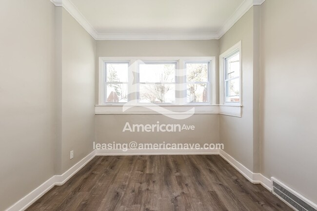 Foto del edificio - 12400 Duchess St