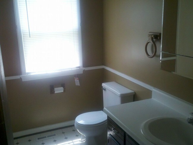 Building Photo - 6411 Lantana Ln