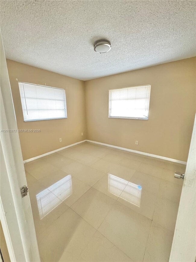 Building Photo - 2500 SW 81st Ave