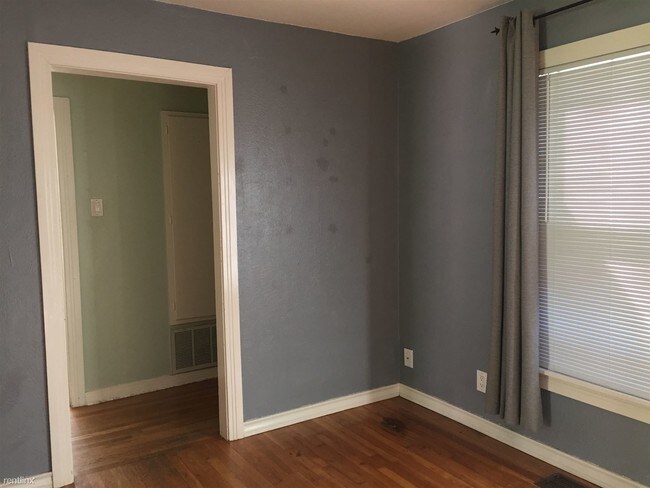Building Photo - 3 br, 1 bath House - 2502 Rae Dell
