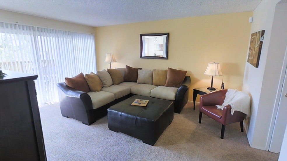 Canyon Rim Apartments