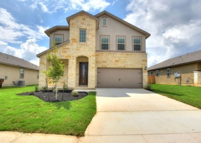 Foto del edificio - GORGEOUS 4BR 2.5 BATH WITH LOTS OF NEIGHBO...
