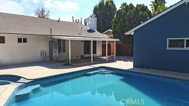 Building Photo - 2149 Victoria Dr