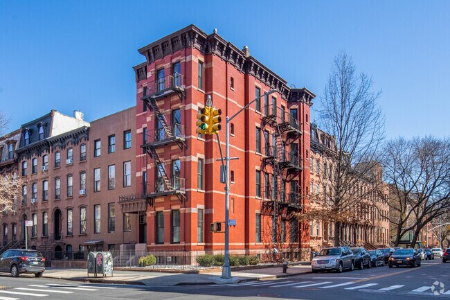 Building Photo - 461 Washington Ave