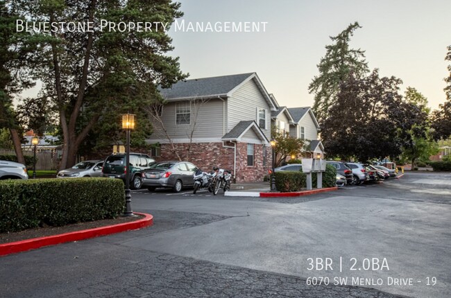 Foto del edificio - 6070 SW Menlo Dr