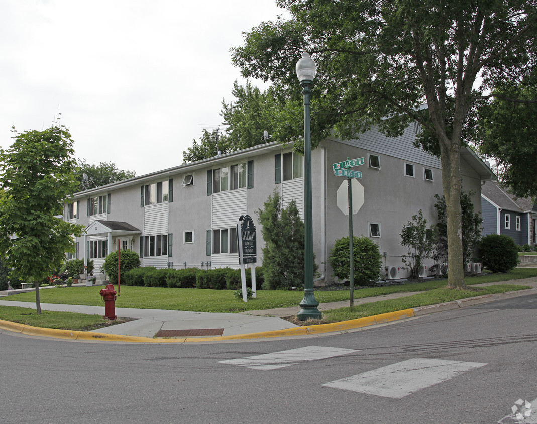 Building Photo - Galway On The Lake Apartments