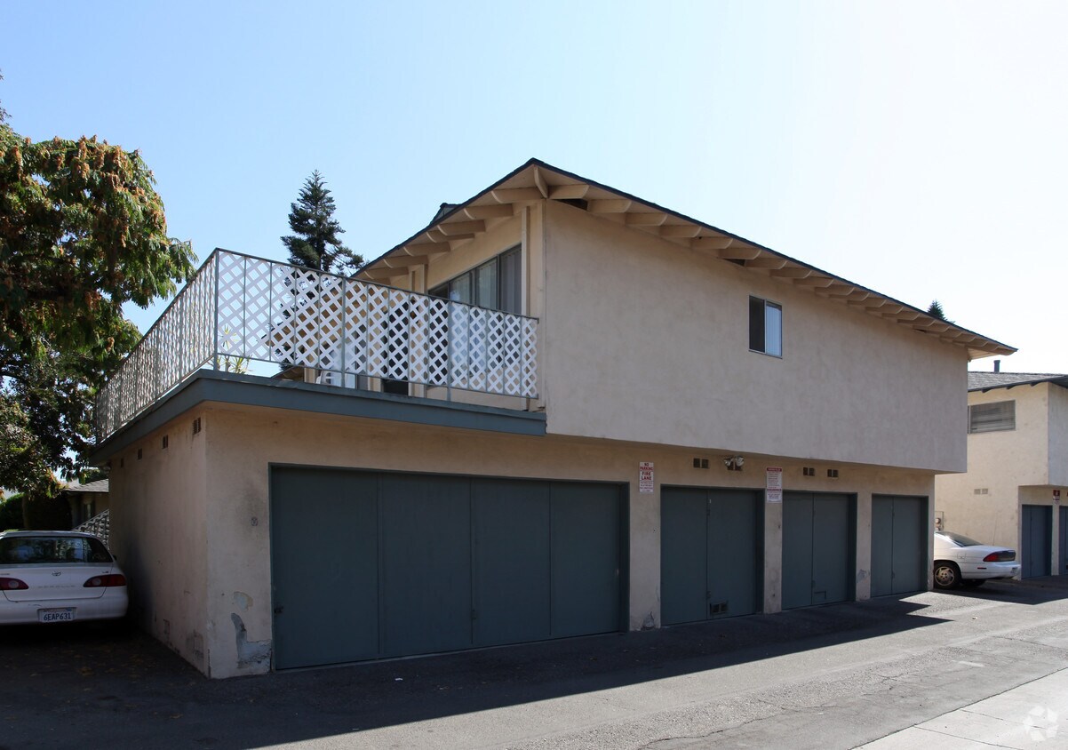 Building Photo - 2327 E Omega Ave