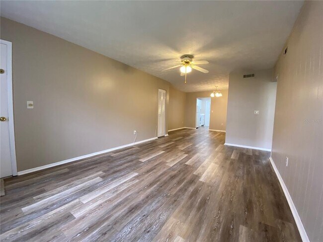 Foto del edificio - 5313 Hansel Ave