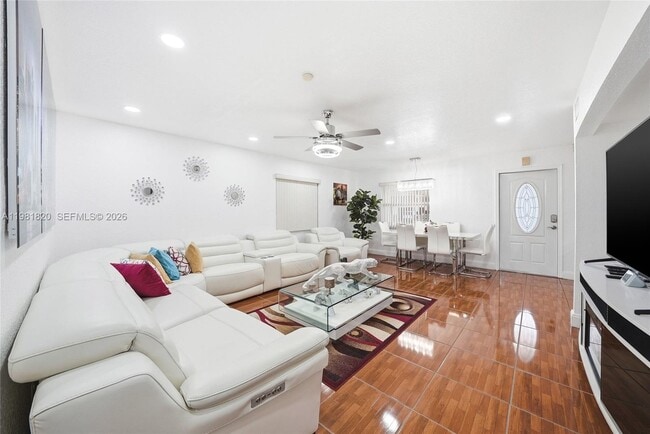 Building Photo - 2875 NW 9th Ct