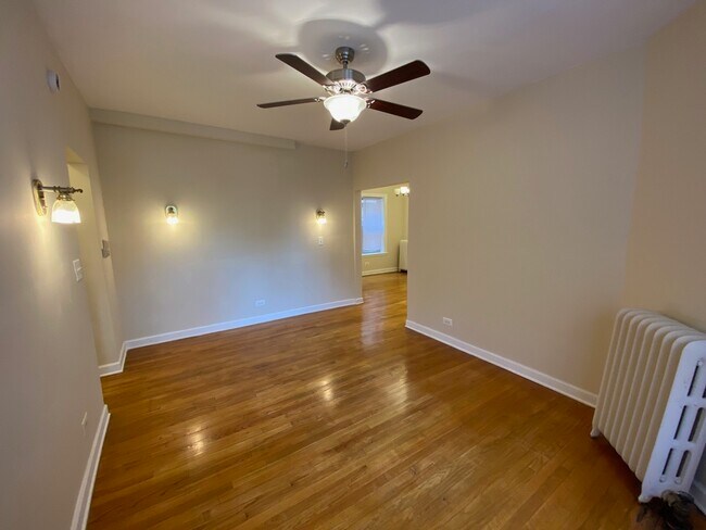 Foto del edificio - 1345 1/2 W Touhy Ave