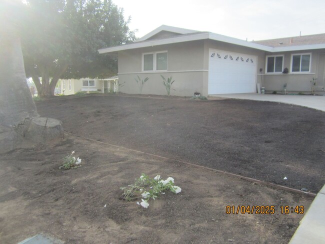 Building Photo - Immaculate 3 bedroom Home University Highl...