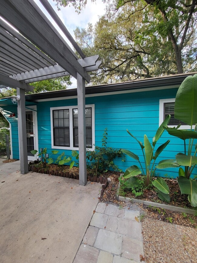 Building Photo - 206 S 17th St