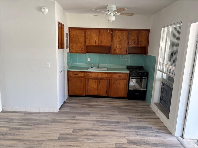 Foto del edificio - 2738 NE 32nd St