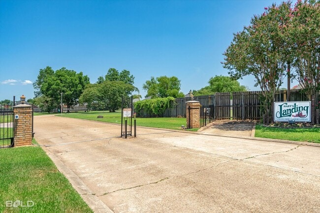 Building Photo - 2 Bedroom 2.5 Bath 2 Car Carport - town house