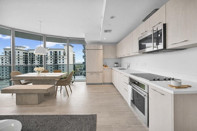 Foto del edificio - 45 SW 9th St