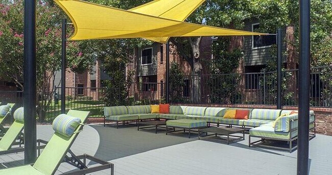 Foto del edificio - 5050 Pear Ridge Dr