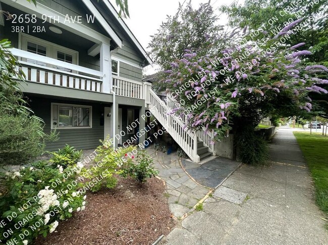 Building Photo - Queen Anne Charmer 3bed 2bath + office home