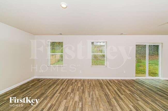 Foto del edificio - 40 Stevens Cv Dr