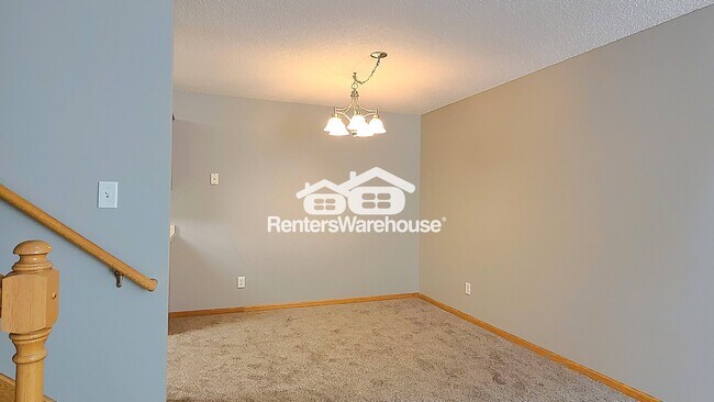 Foto del edificio - 725 Evergreen Cir